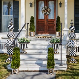 Уличный декор Courtly Check Trophy Topiary 35514-1690